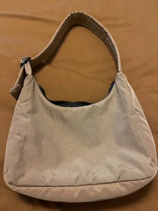 BAGGU Handbags - 2 Baggu Bags- Women’s Soft Shoulder Bag in Light Tan and Brown Fanny Pack